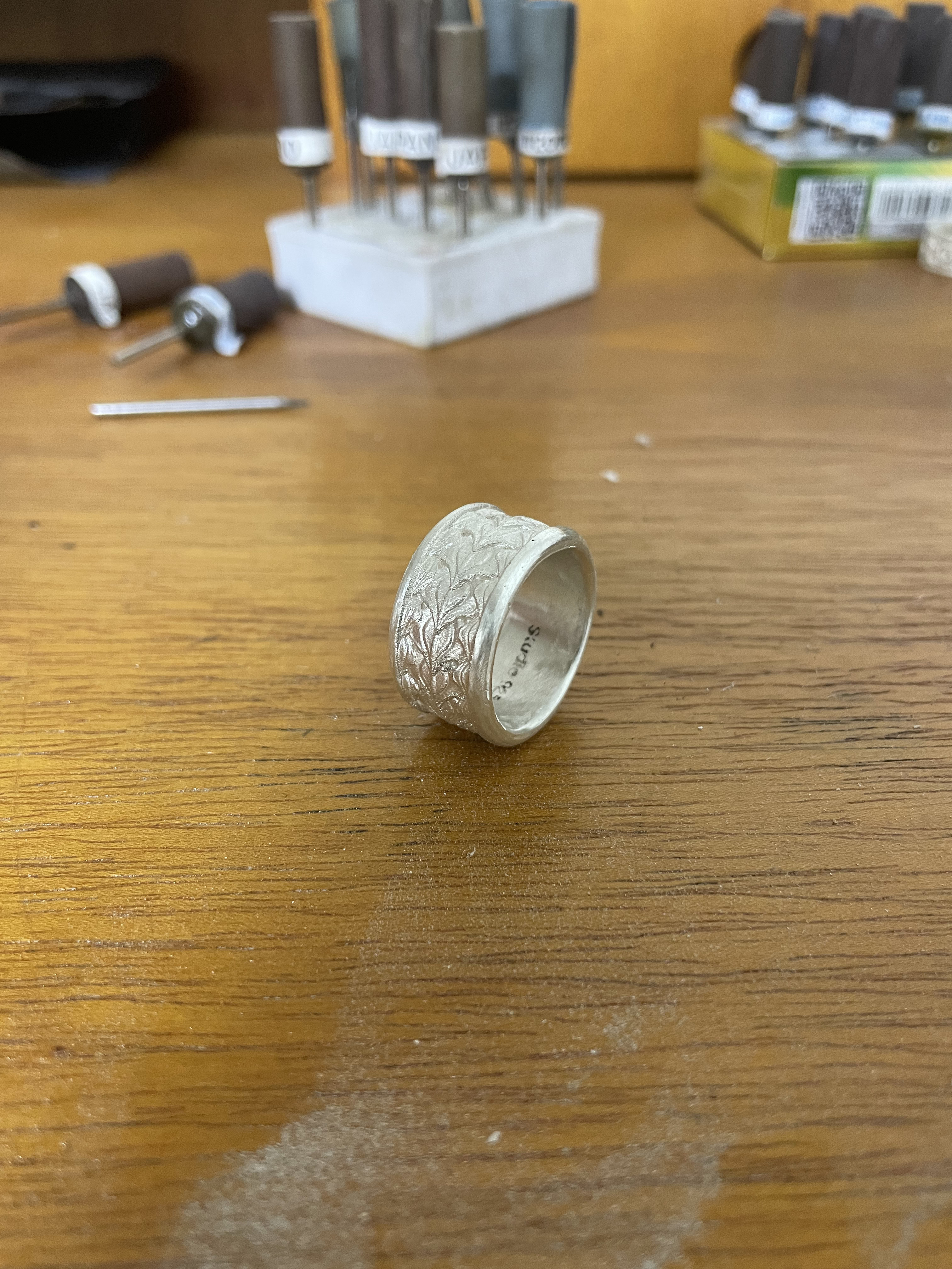 Snake ring cast