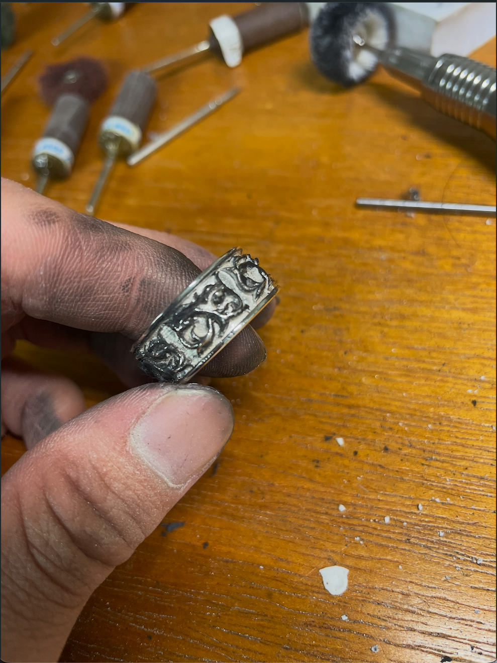 Vine ring cast